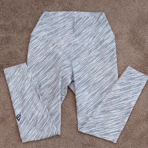 P'tula Leggings White, Navy, Gray Stripe Pattern